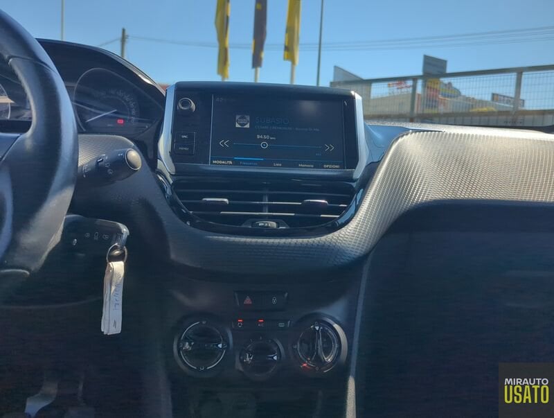 Peugeot 208  Allure PureTech 82cv S/S Neopat.