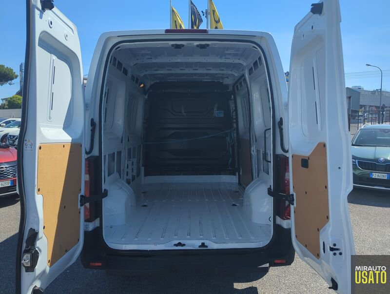 Nissan Interstar  Interstar fwd 35 2.0 dci 130cv L2H2 DC N Connecta