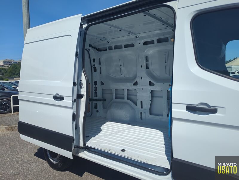 Nissan Interstar  Interstar fwd 35 2.0 dci 130cv L2H2 DC N Connecta