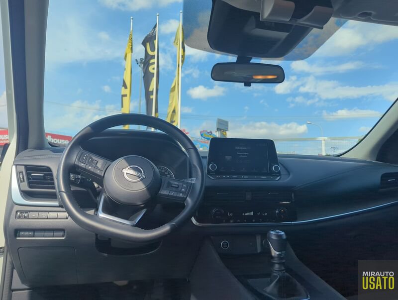 Nissan Qashqai  1.3 MHEV 140 Business
